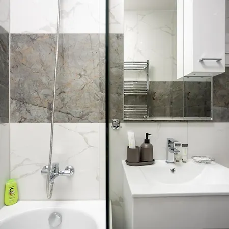 アパート Goodwind 4*