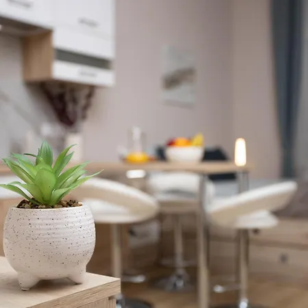 Goodwind Apartment